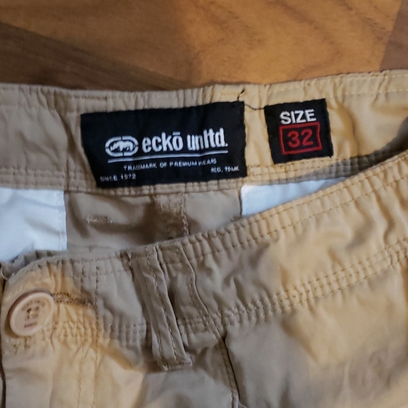 Cargo shorts - Picture 2 of 2